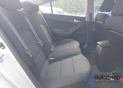 2018 Kia Forte Lx z USA, uszkodzony, nr VIN 3KPFK4A70JE193265